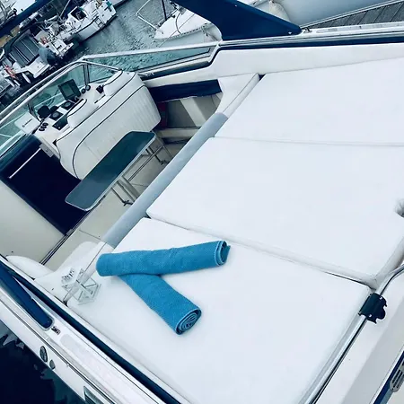 Vina Romance - Romantic Boat In Marina Botel