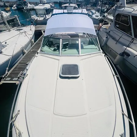 Vina Romance - Romantic Boat In Marina Hotel en barco Lisboa