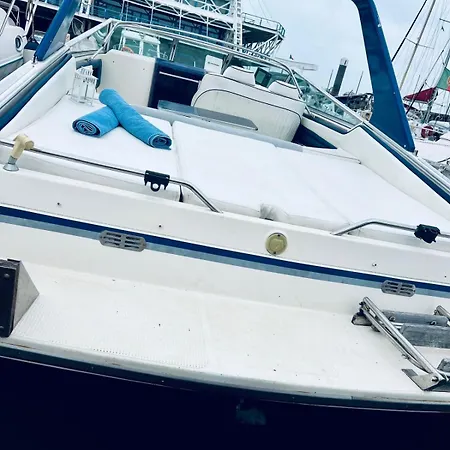 Hotel en barco Vina Romance - Romantic Boat In Marina *
