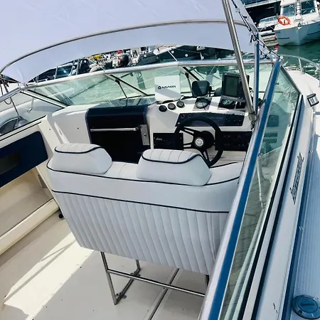Vina Romance - Romantic Boat In Marina Lisboa