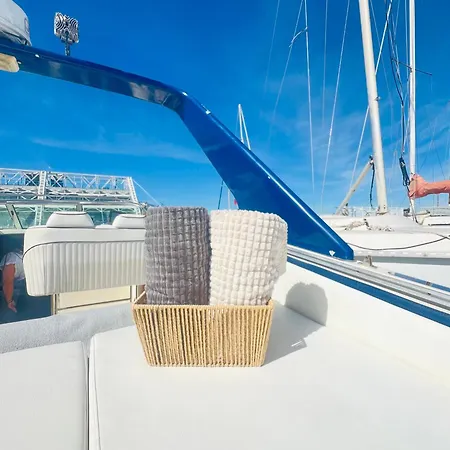 Vina Romance - Romantic Boat In Marina * Lisbon