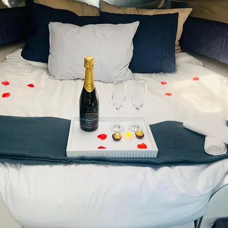 Vina Romance - Romantic Boat In Marina Botel *