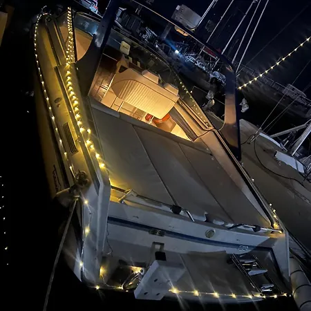 Hotel en barco Vina Romance - Romantic Boat In Marina Lisboa
